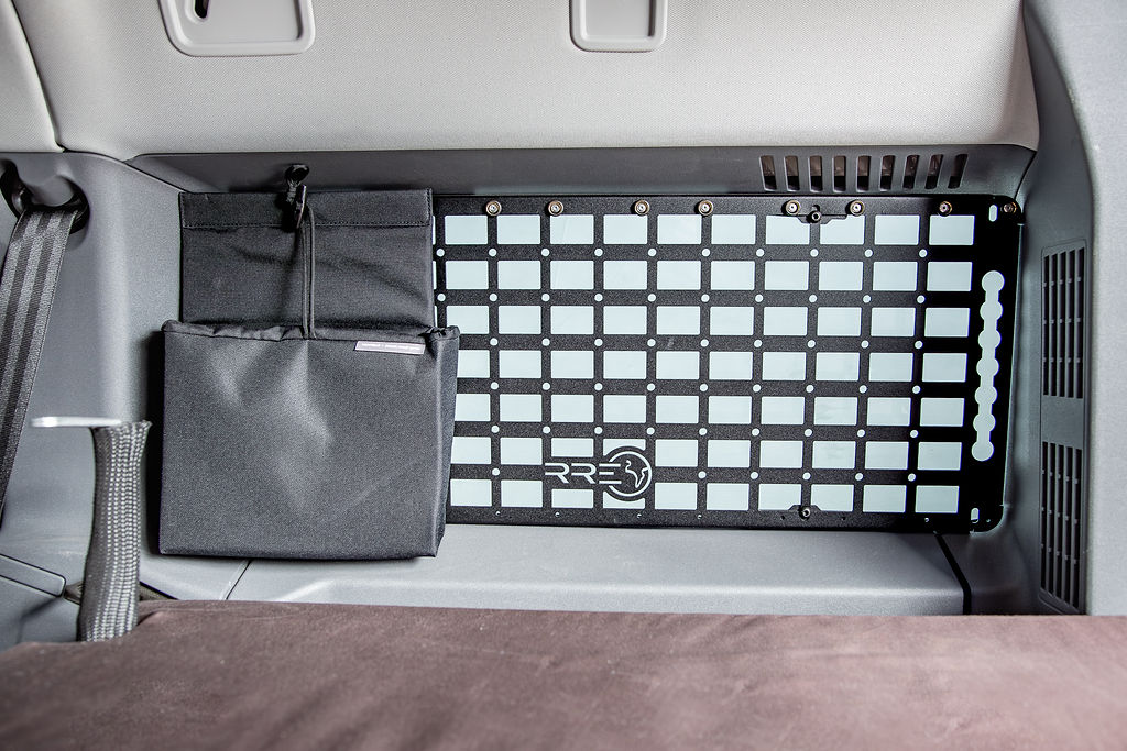 TOURIG-RRE_WindowStoragePanels_Grenadier-14