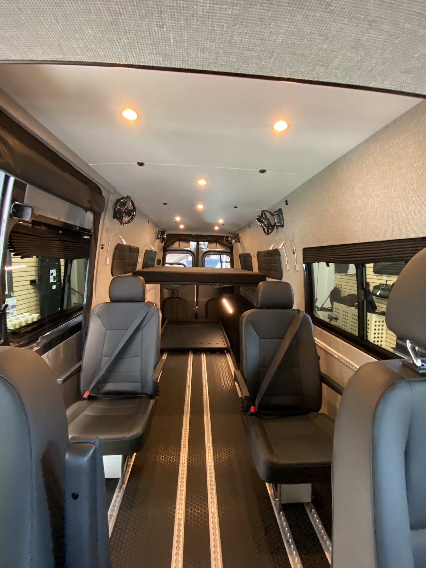 TOURIG-custom-sprinter-stealth50