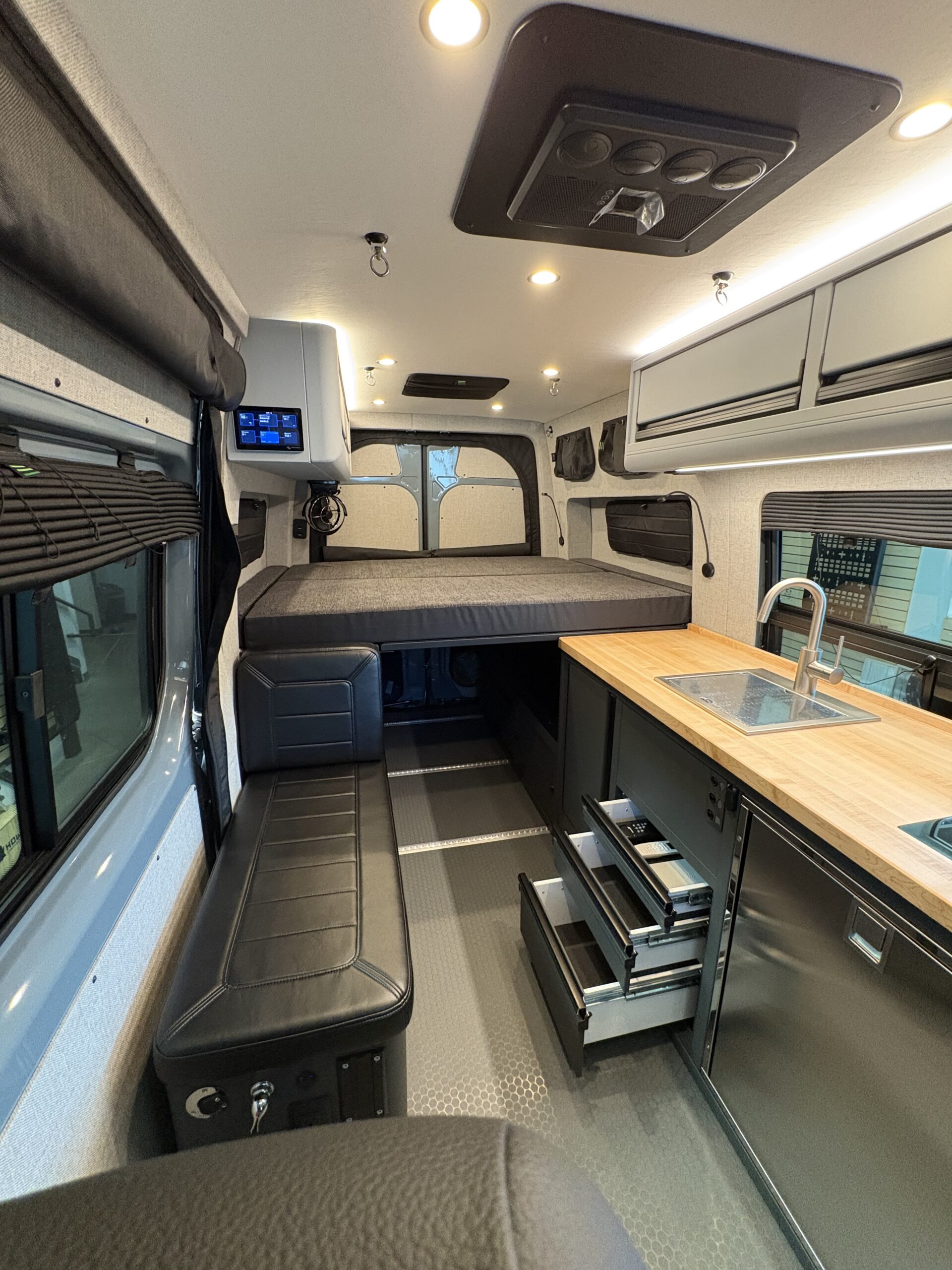 TOURIG-Custom-Sprinter-144-26-25