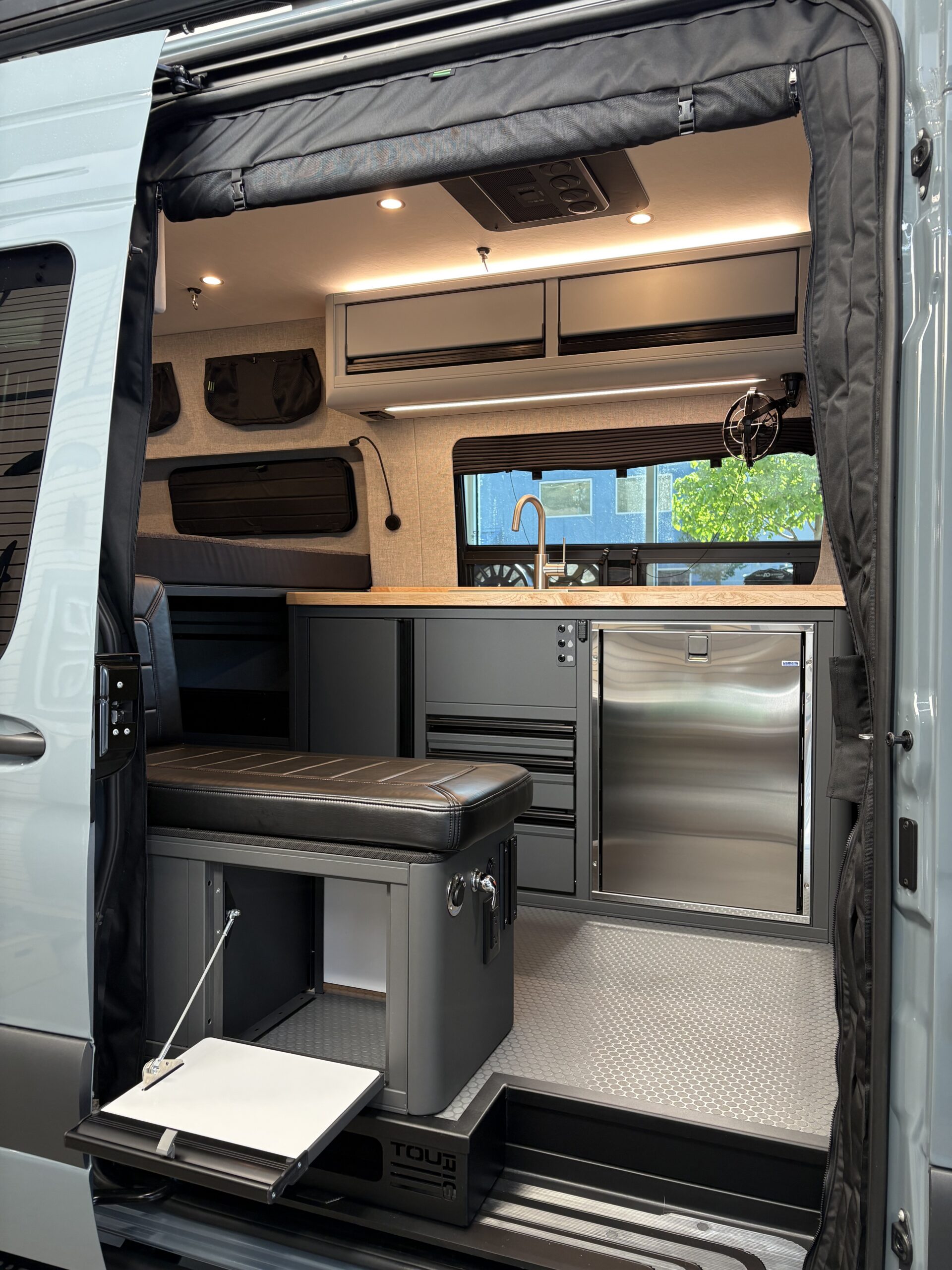 TOURIG-Custom-Sprinter-144-26-29