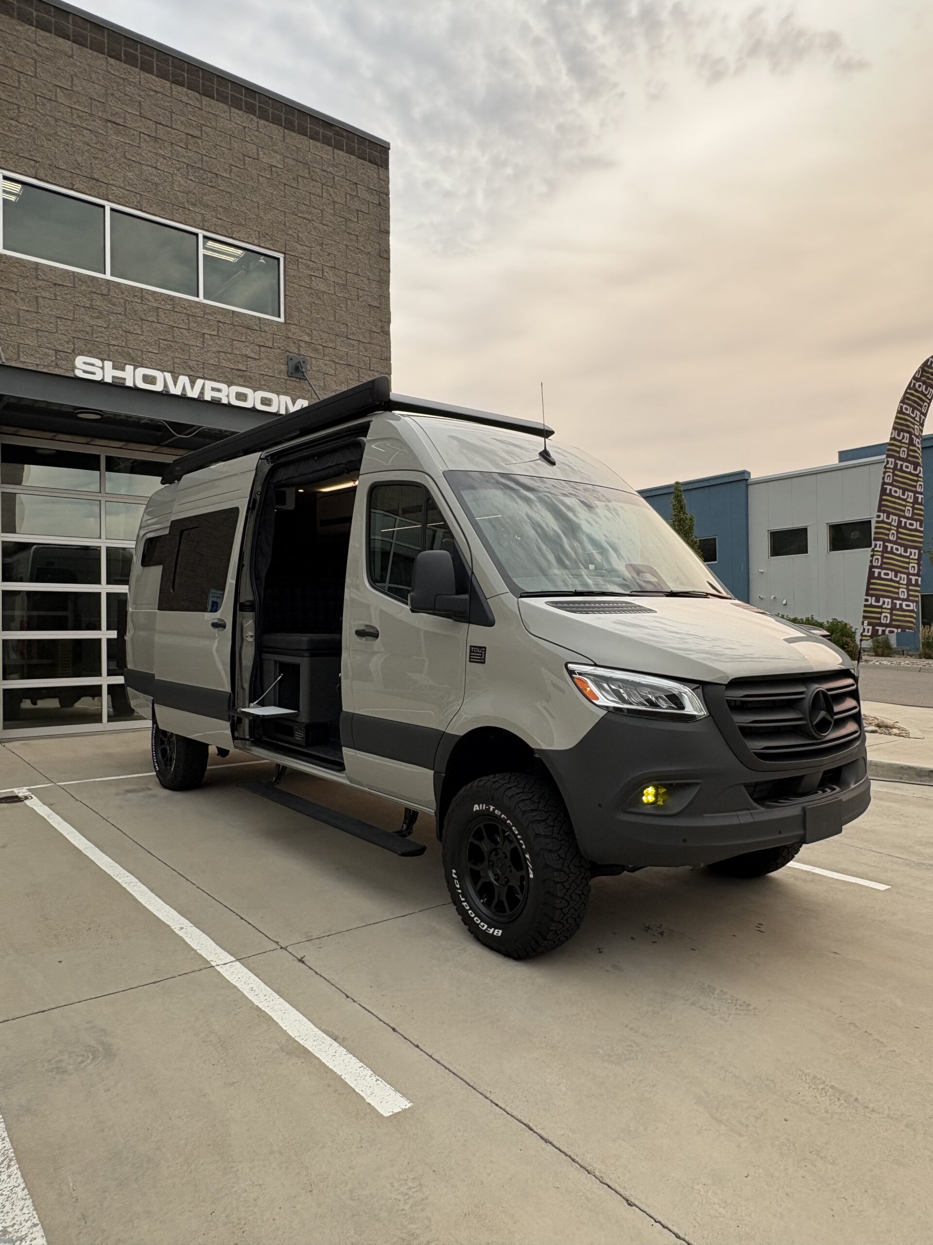 TOURIG-Custom-Sprinter-170-perry1-scaled.jpeg