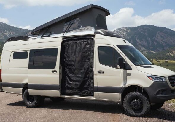 TOURIG Sprinter van 170 with pop top